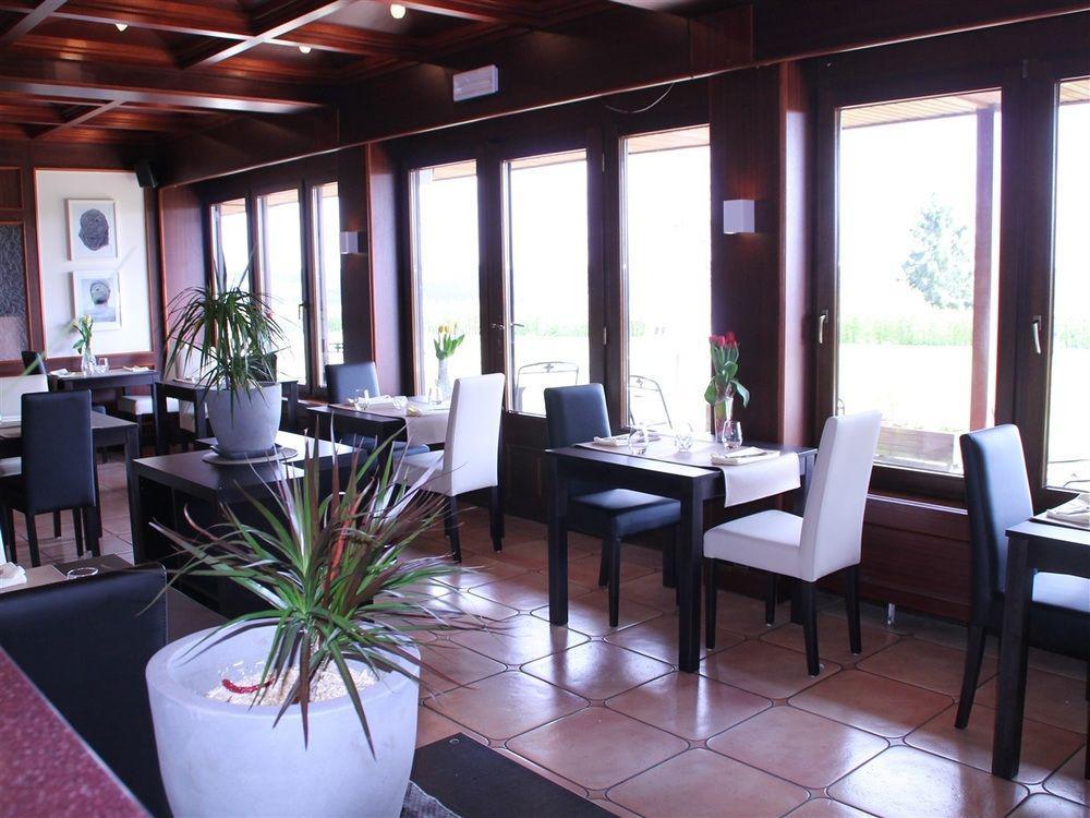 Hotel Restaurant N 4 Martelange Екстериор снимка