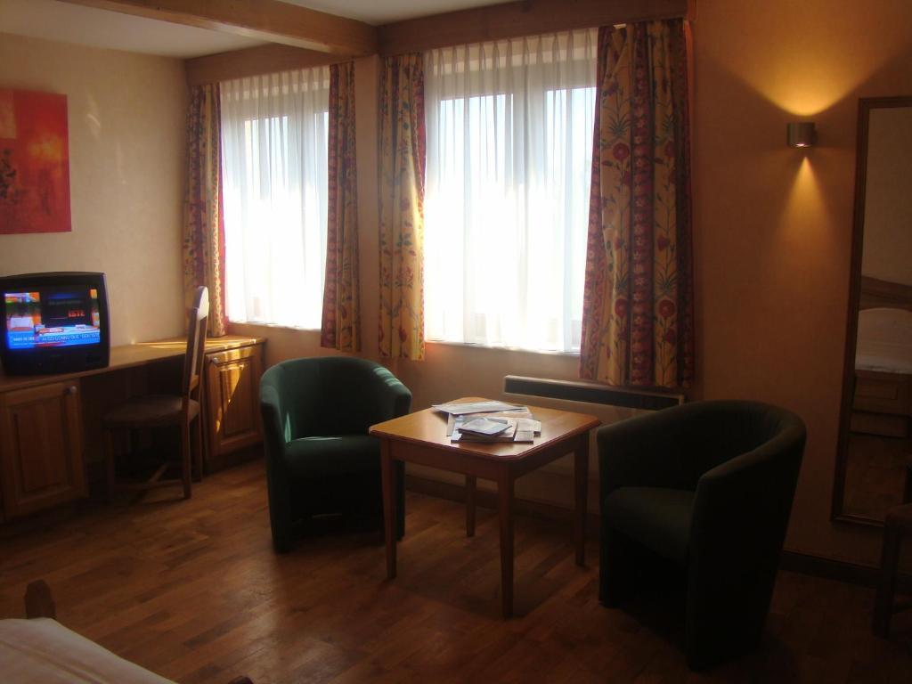 Hotel Restaurant N 4 Martelange Екстериор снимка